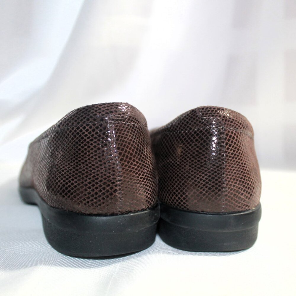 Clarks Haydn Gloss Soft Cushion Loafers, 7M - Picture 8 of 10